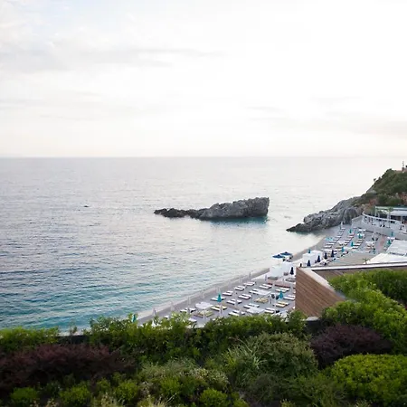 Folie Marine & Club 5*