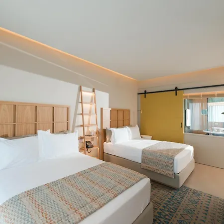 Folie Marine Club 5*