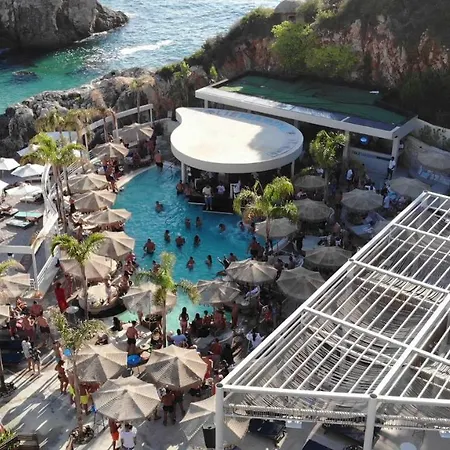 Folie Marine & Club