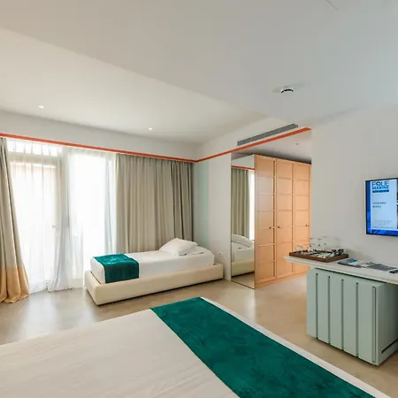 Hotel Folie Marine Club 5*