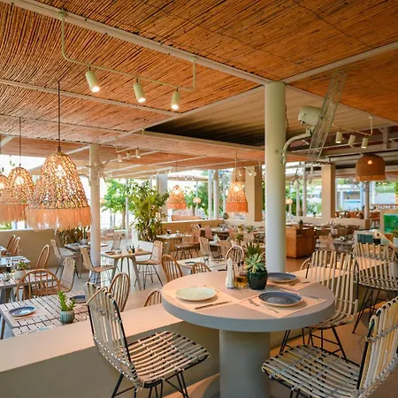 Folie Marine Club