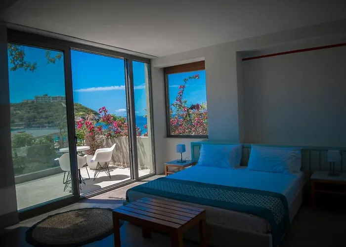 Folie Marine & Club Hotel 5*