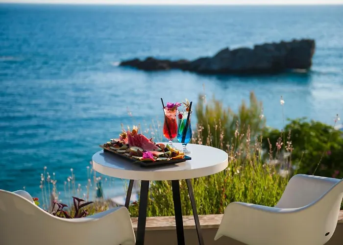 Folie Marine & Club 5*