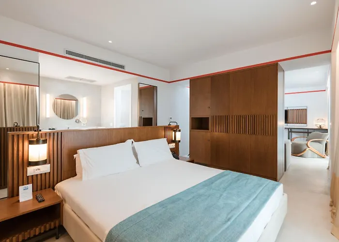 Folie Marine & Club Hotel